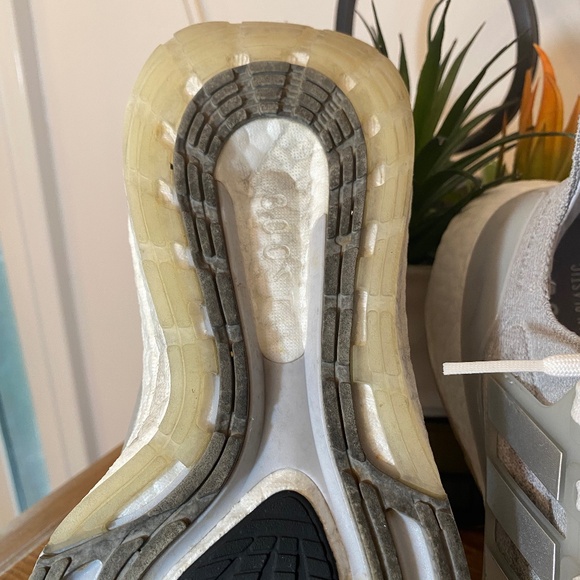 Adidas Primeblue Ultraboost Grey and White Sneakers - Size 8 - Picture 11 of 15